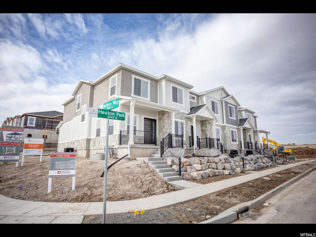 Townhomes At Holbrook Farms
