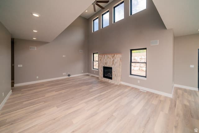 808 W 70 N photo 3