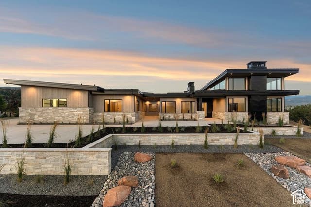 3057 E CORRAL PEAK CIR #147