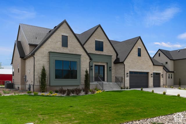 461 W SUMMIT LN photo 3