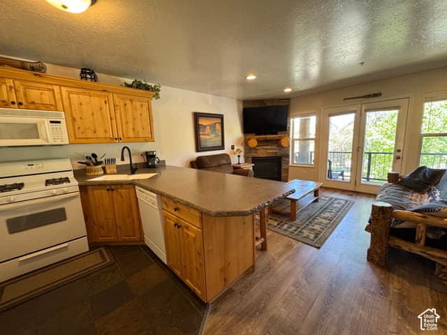 3562 N FOX RUN #407 photo 4