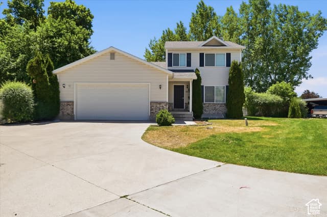 239 N 300 W photo 3