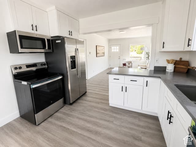 2813 FOWLER AVE photo 3
