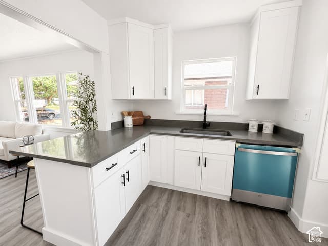 2813 FOWLER AVE photo 4