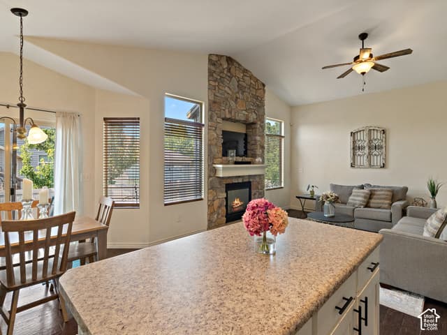 8826 W AMTRAC LN photo 2