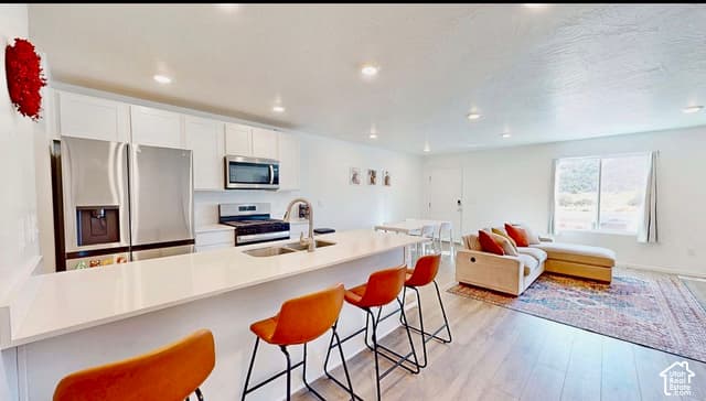 569 S MAY DR photo 4