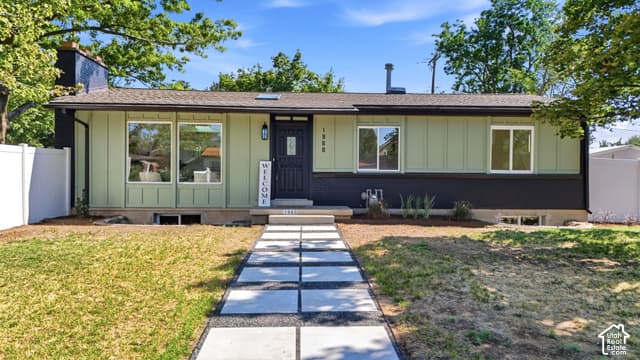1960 E MEADOW DR photo 4