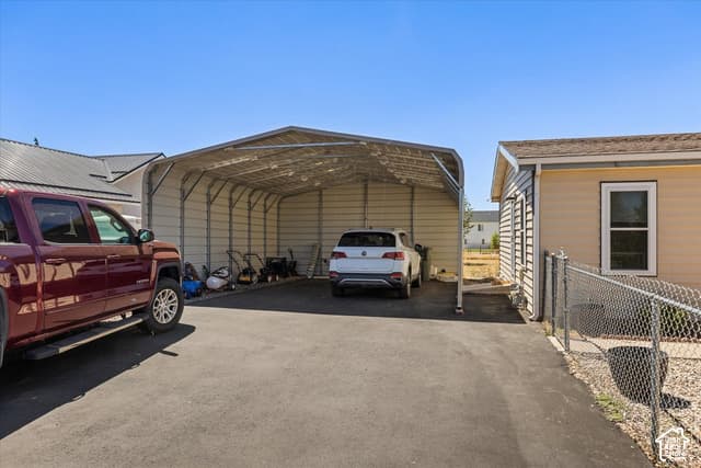 230 S 475 E photo 3