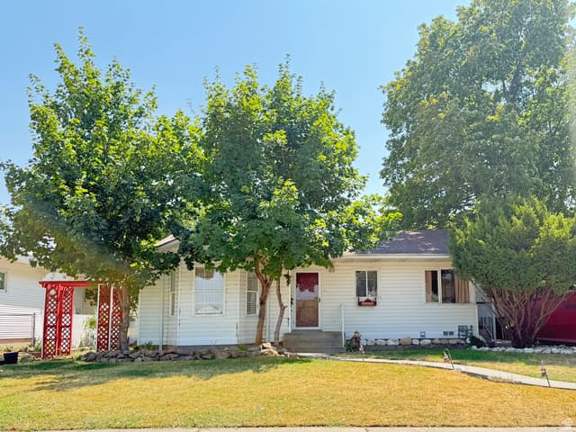 551 SUNSET AVE