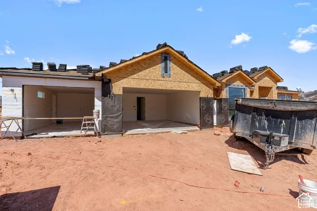 2357 PATRICIA DR photo 3