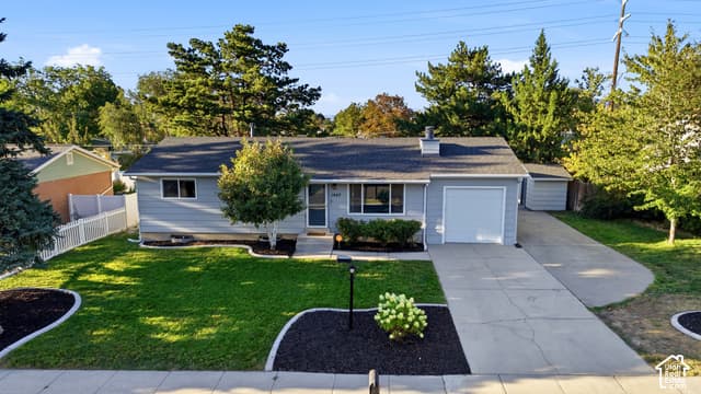1447 E MULBERRY WAY