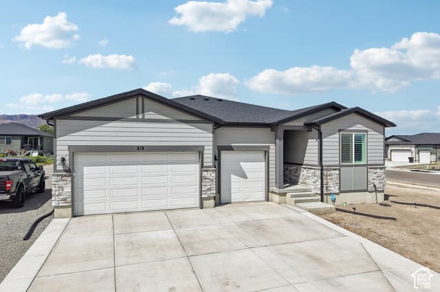 219 N HATCHET RANCH DR photo 4
