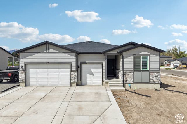 219 N HATCHET RANCH DR photo 3