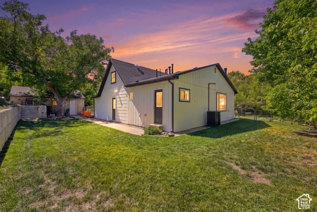 2020 ROBINS AVE photo 2