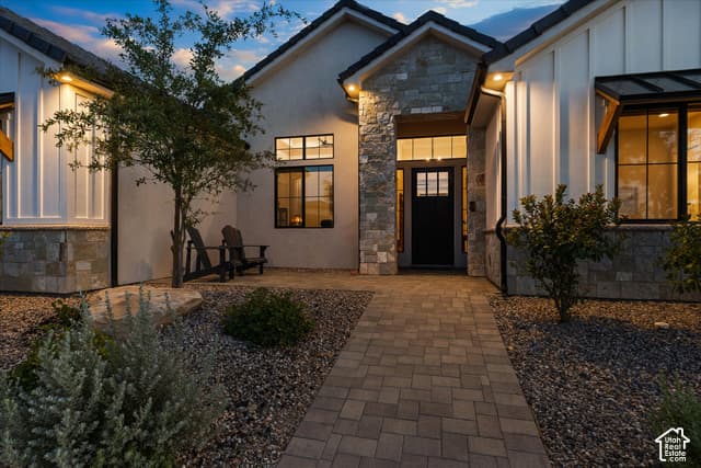 1643 W BELAYER DR photo 4