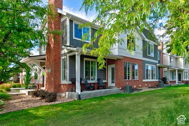 609 E MILL FARM CT #115 photo 3