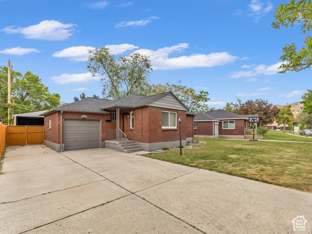 725 N LAFAYETTE DR photo 2