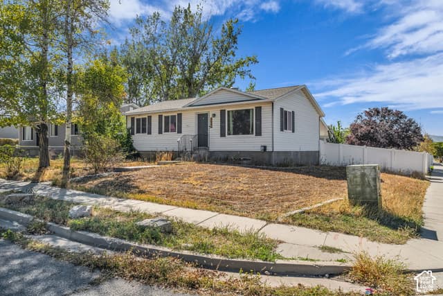 395 N LANDMARK DR
