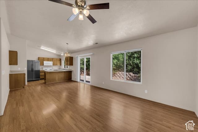 1512 W 610 CIR photo 4