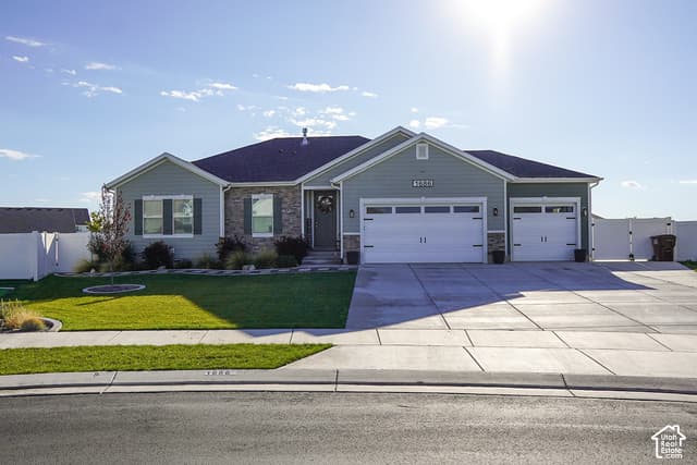 1686 E MEADOWLARK DR