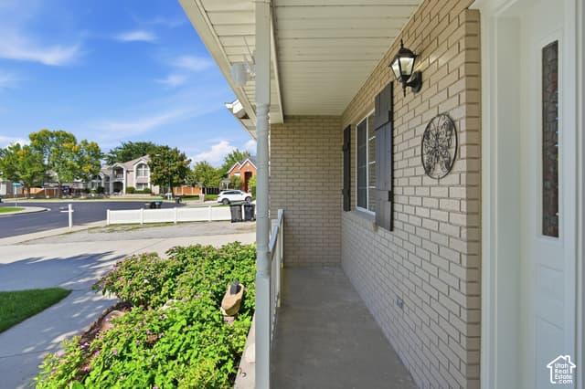 1582 N 1930 W photo 4
