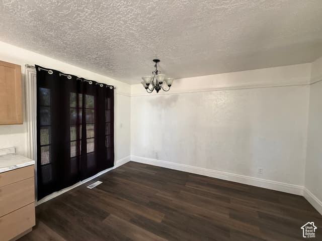 1216 S BIRCH AVE photo 4