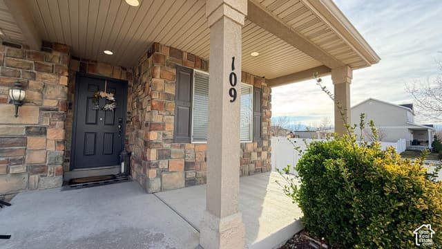 109 W NAUTICAL DR photo 2