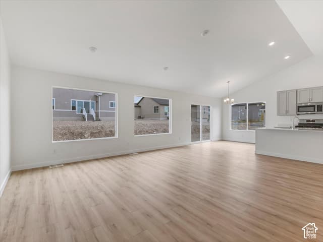 1496 N BERRA BLVD #223 photo 3