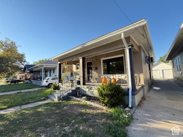 852 27TH ST photo 2