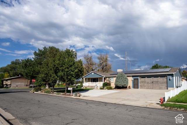 8613 S VAQUERO DR photo 2