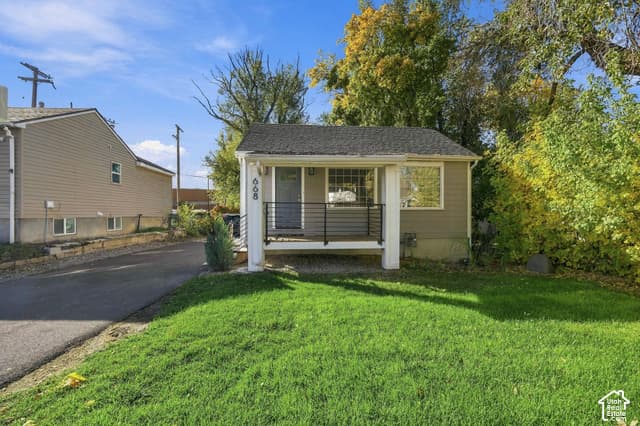 668 E SPRING VIEW DR photo 2