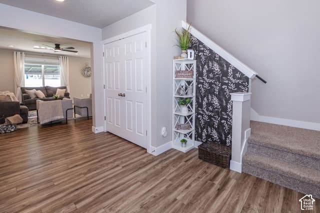 227 W BRAEBURN LN photo 3