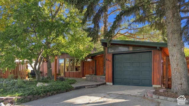 848 JUNIPER DR photo 2