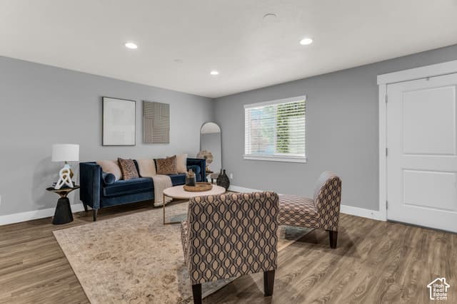594 W LIFE DR photo 3