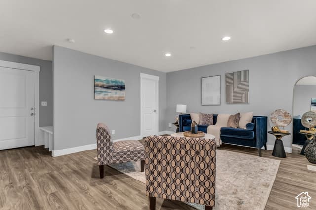 594 W LIFE DR photo 2