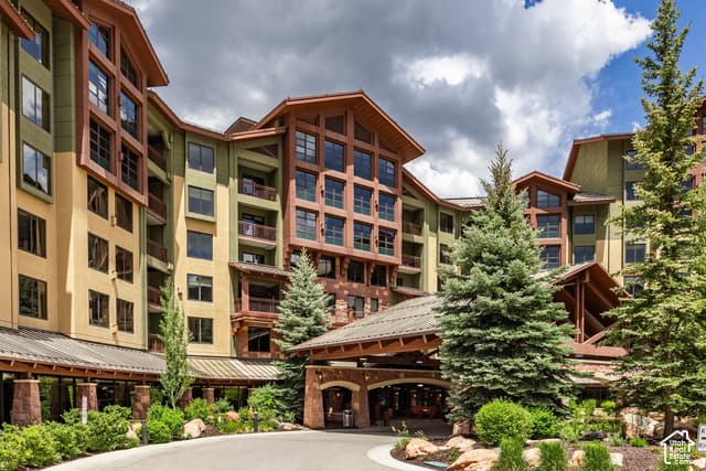 3855 GRAND SUMMIT DR #328330