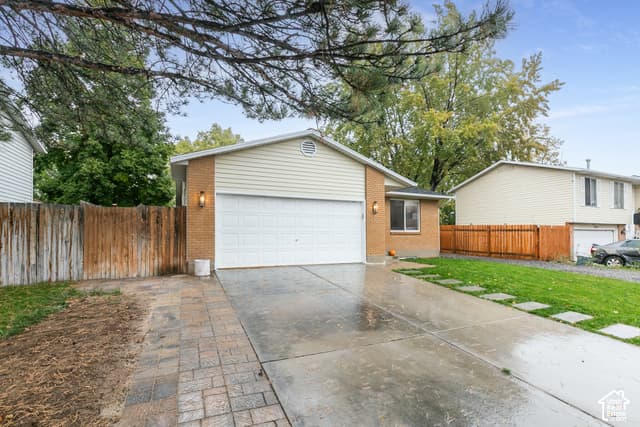 753 E SANDY DUNES DR photo 2