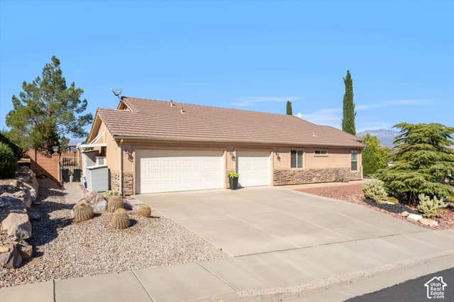 2332 S VERDE RIDGE RD photo 3