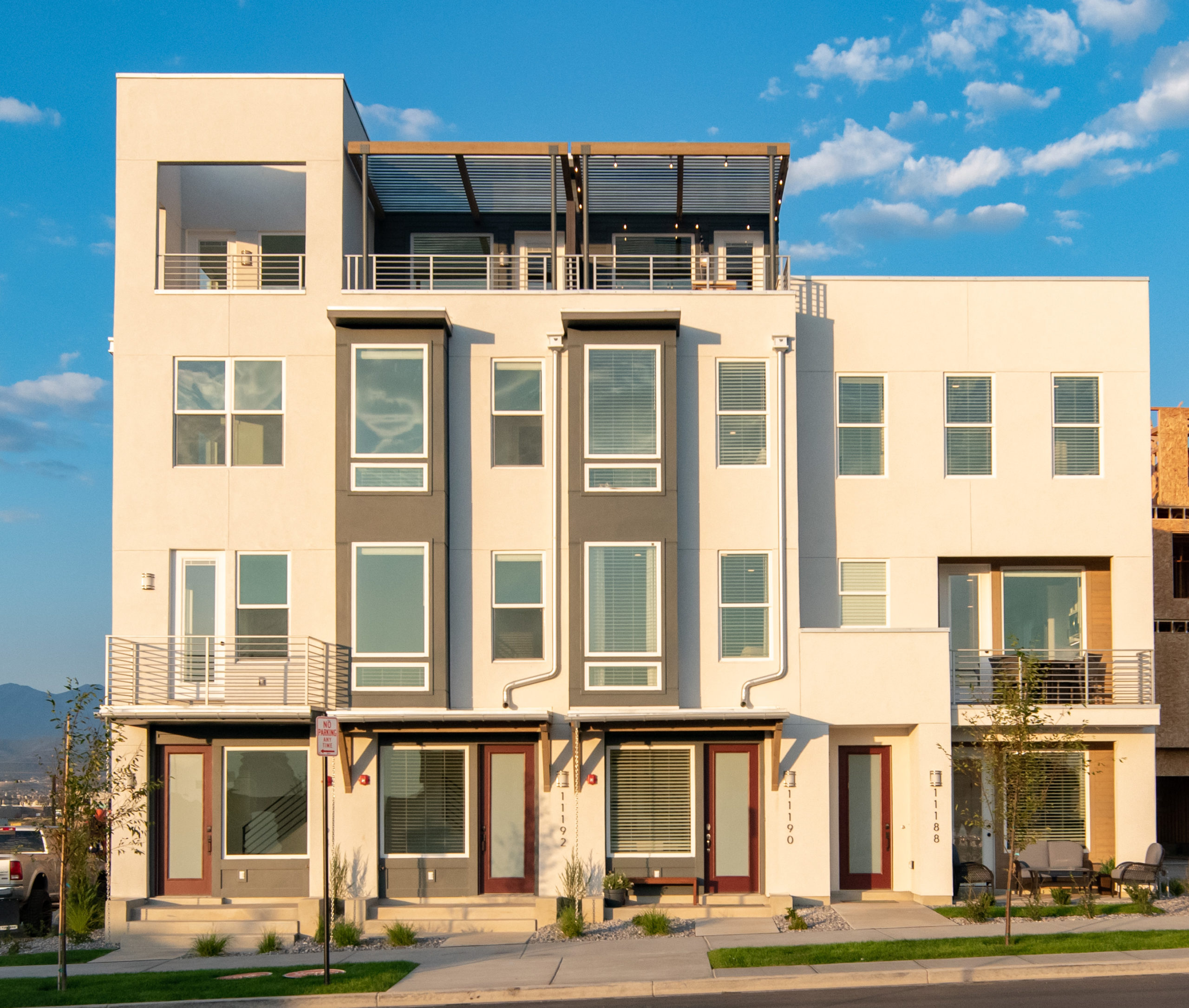 Urban Townhomes At Daybreak